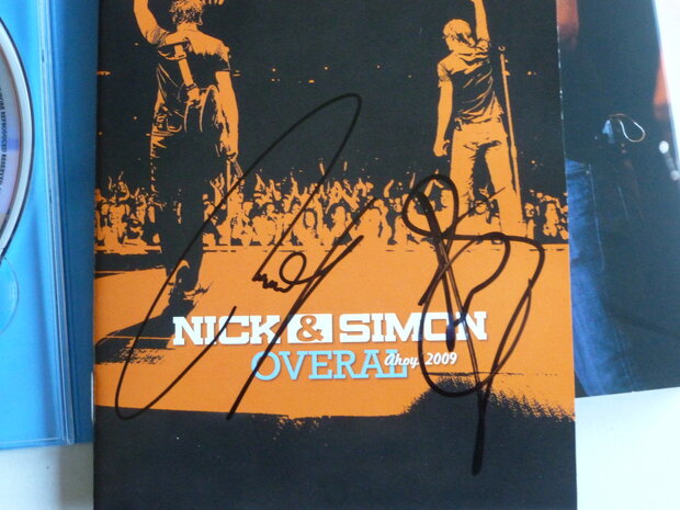 Nick & Simon - Overal Ahoy 2009 (2 CD + DVD) + boekje, poster (gesigneerd)