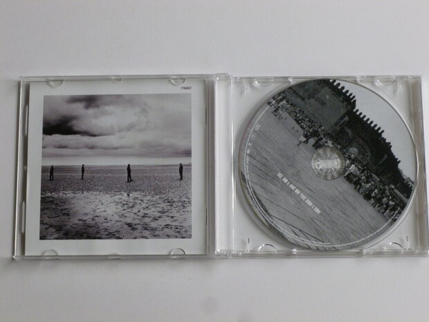 U2 - No line on the Horizon (universal)